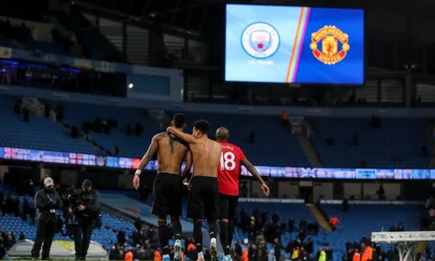 Man Utd mãi đóng vai "Robin Hood", Solskjaer có "chán"?