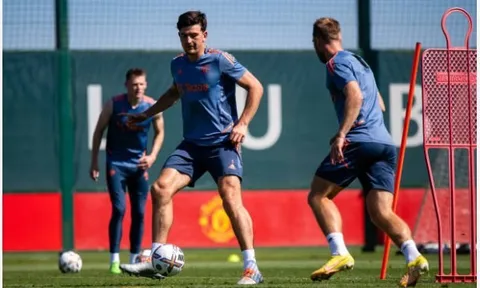 Man Utd sẵn sàng chiến Brentford, 1 cái tên vẫn vắng mặt