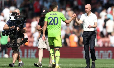 Man Utd thắng nhọc ngày Ten Hag đi tìm bản ngã