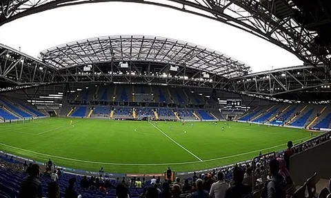 Man Utd tính chuyện "nhốt" cầu thủ trong khách sạn