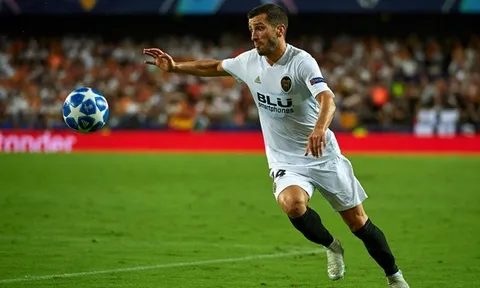 Thay Shaw, Man Utd duyệt 100 triệu ký gấp 'máy chạy' La Liga