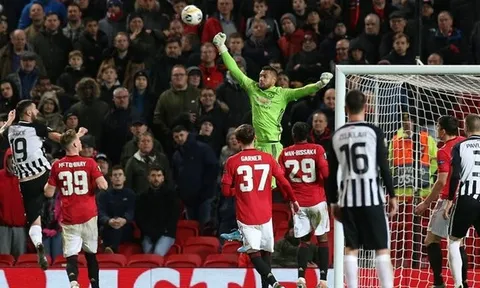 CHOÁNG! Man Utd làm được điều 47 đội Europa League còn lại không làm nổi