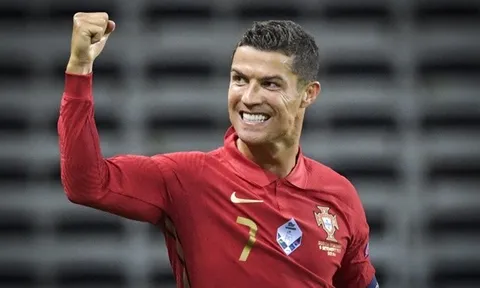 Man Utd gửi thông điệp đặc biệt sau khi Ronaldo ghi 'bàn thắng thế kỷ'
