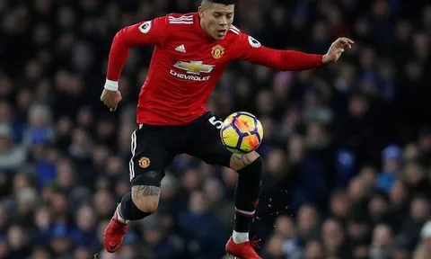 Về Man United hùng hục tập luyện, 'kẻ thất sủng' gây ấn tượng với Solskjaer