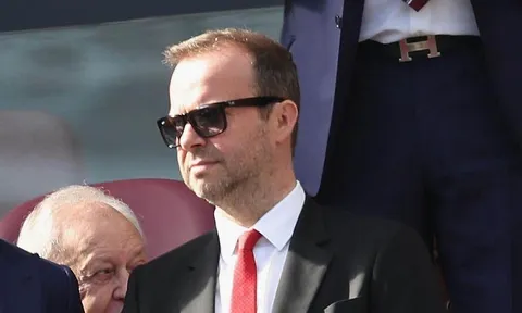 Man Utd cạnh tranh 2 'gã khổng lồ', đến sân xem giò 'báu vật' xứ Thổ