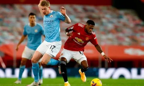 CHOÁNG! Fred hóa Zidane, loại bỏ De Bruyne trong 1 nốt nhạc