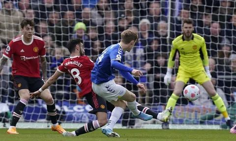 4 cầu thủ M.U tệ nhất trước Everton: Tới lúc ra đi; Playmaker 'tắt điện'