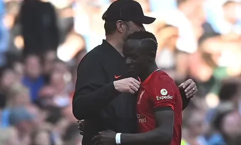 "M.U nên học Liverpool cách buông cầu thủ đúng lúc"