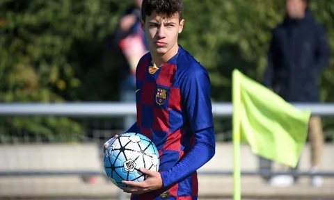 Cựu 'thần đồng' Barca hạnh phúc khi ký hợp đồng chuyên nghiệp với M.U