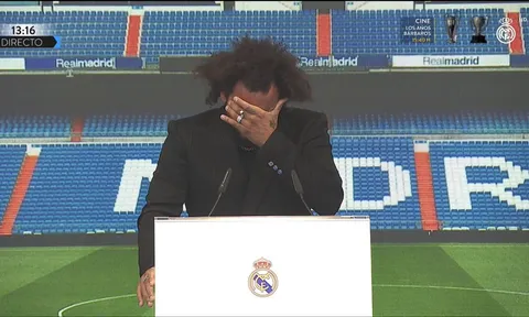 Marcelo bật khóc ngày chia tay Real, Ancelotti cũng rơi lệ