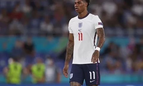 Marcus Rashford biết cách khai thác mắt xích yếu nhất của tuyển Ý?