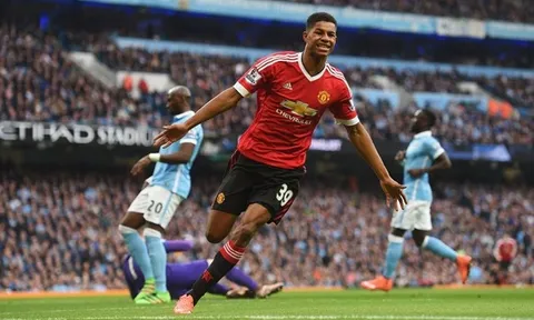 Mẹ Rashford: "Đôi khi, chúng tôi còn không có 1 ổ bánh mỳ trong nhà"