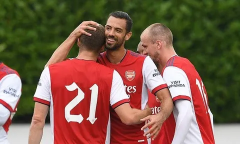 Tân binh Serie A giải cứu hậu vệ Arsenal