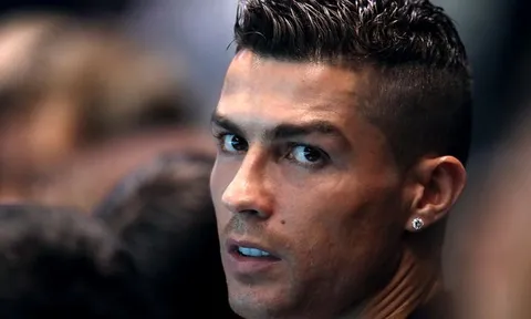 Mario Balotelli loại Ronaldo khỏi đội hình xuất sắc nhất mọi thời đại