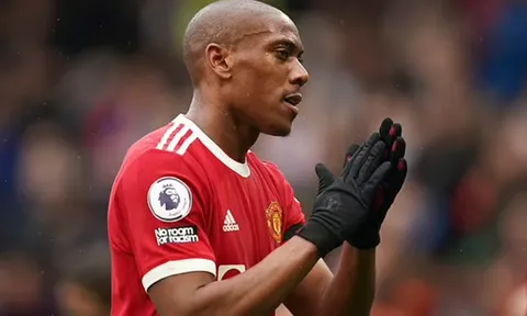 Hòa thất vọng Villa, phòng thay đồ Man Utd thêm rối loạn
