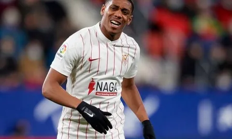 Man Utd ra quyết định về tương lai của Ronaldo và Martial