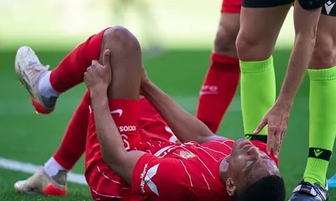 Martial dính chấn thương sau 4 trận khoác áo Sevilla