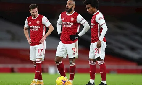 Martin Keown chỉ ra 2 cầu thủ chơi kém nhất Arsenal trận hòa Slavia Prague