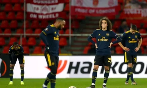 Arsenal bạc nhược, huyền thoại gay gắt: 'Cậu ta cực kỳ may mắn'