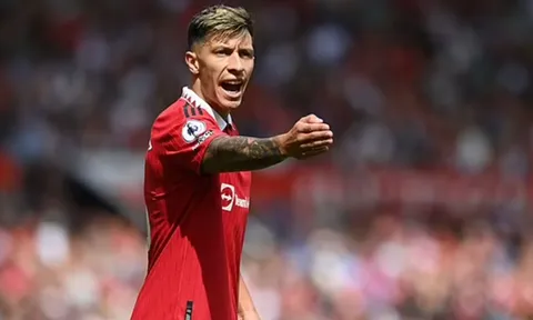 Ferdinand so sánh Martinez với đồng đội cũ