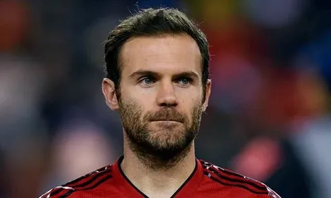 Mata 'xé toạc' phòng thay đồ Man Utd