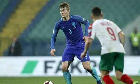 De Ligt: 'Tôi đã nghĩ HLV đùa mình khi gọi tôi lên tuyển'