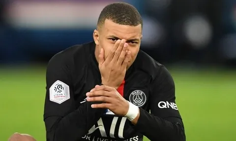 Mbappe đá phạt đền kém Neymar và Messi