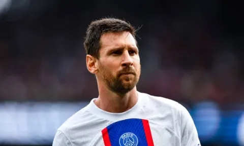 Mbappe làm hỏng siêu phẩm của Messi