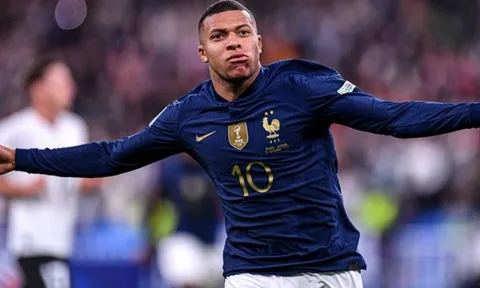 Mbappe phản ứng khi lập siêu phẩm solo