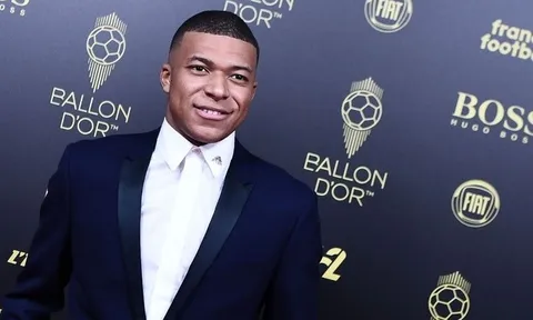 Mbappe tự điền tên vào top 3 Quả bóng vàng 2022