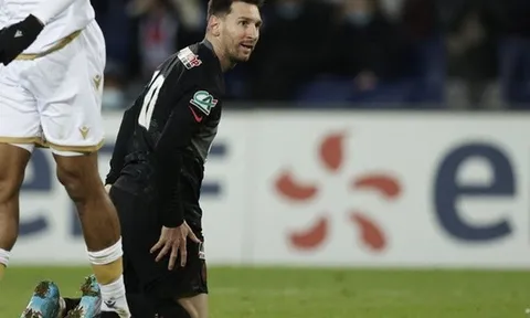 El Confidencial: 'Messi không hài lòng với cuộc sống ở Paris'