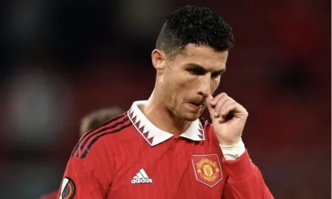 Mẹ CĐV nhí đề nghị phạt nặng Ronaldo