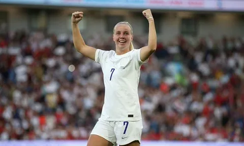 Thu nhập của Vua phá lưới EURO 2022 so với Ronaldo