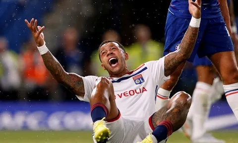 Được cựu sao MU thả thính, hai đại gia Premier League "mở cờ trong bụng"