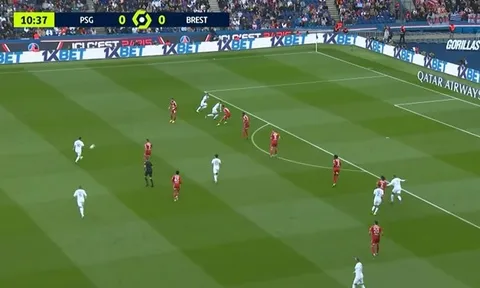 Messi gây sốt vì những khoảnh khắc ảo diệu