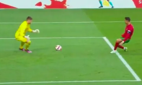 Messi ghi 5 bàn, Ronaldo lập cú đúp nhưng hỏng ăn ở khoảng cách 5m