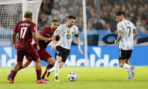 Messi giúp Argentina thắng Venezuela 3-0
