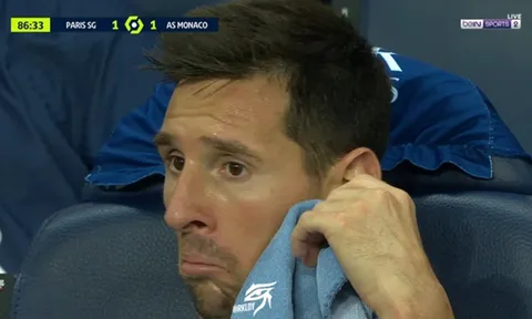 Messi khó chịu khi bị rút khỏi sân