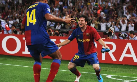 Messi nhận chỉ trích, Henry lên tiếng: "Đôi khi tôi cũng đi bộ đấy thôi"