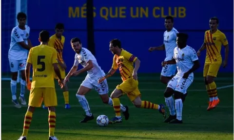 Messi nhường Griezmann, Barca giành thắng lợi nhẹ nhàng