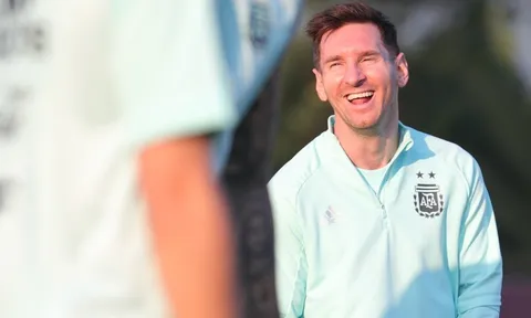 Messi rạng rỡ trước thềm đại chiến với Brazil
