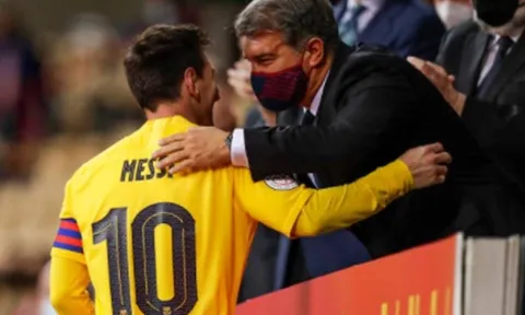 Messi sắp ký vào bản hợp đồng 10 năm với Barcelona