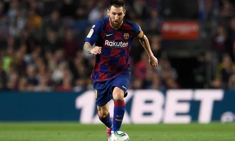 Messi: "Tôi không muốn bị ràng buộc với Barcelona"