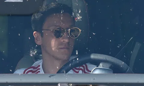 "Arteta đã làm điều đúng đắn khi loại bỏ Mesut Ozil"