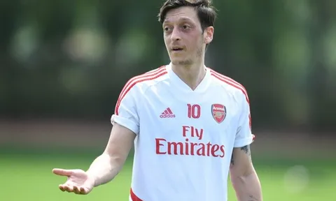Wenger chỉ cách để Arsenal tìm lại Ozil phiên bản tốt nhất
