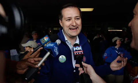 Canoville: 'Nói không với việc Ricketts mua Chelsea'
