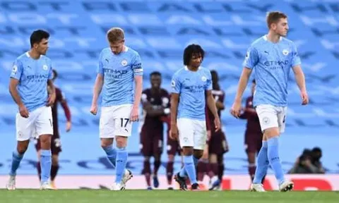 Micah Richards: "50 triệu bảng cho mỗi người, và họ đá thế này đây?"