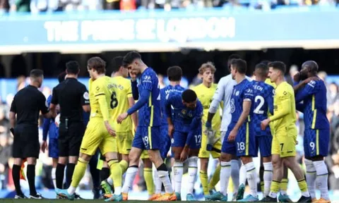Michael Owen cảnh báo Chelsea sau trận thua Brentford