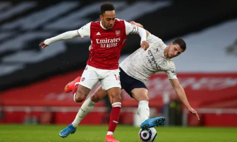 Michael Owen dự báo điều không vui cho Arsenal trận Man City