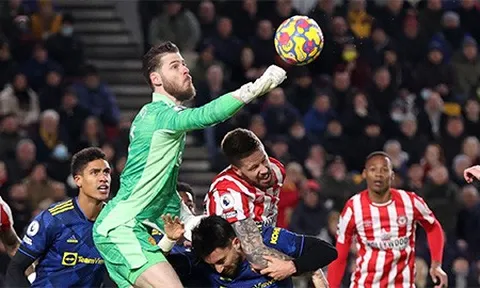 Michael Owen: M.U không thể mãi dựa vào De Gea